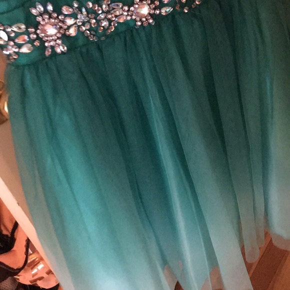 Homecoming dress - Picture 4 of 4